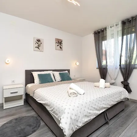 House 2154 Prázdninový dům *